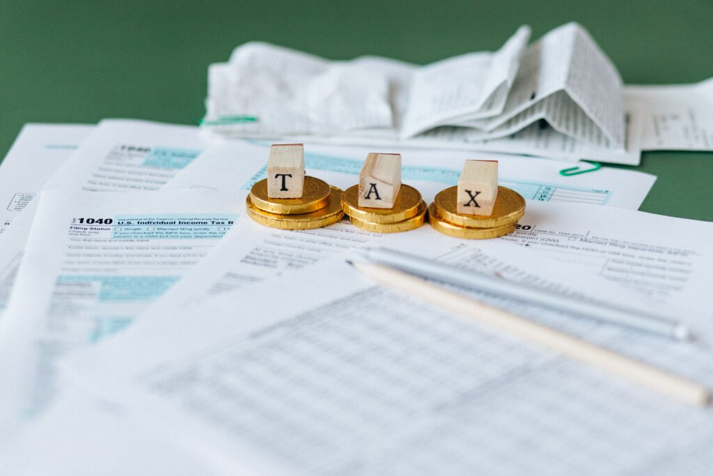 7 Key Differences Between a Roth 401(k) and a Roth IRA